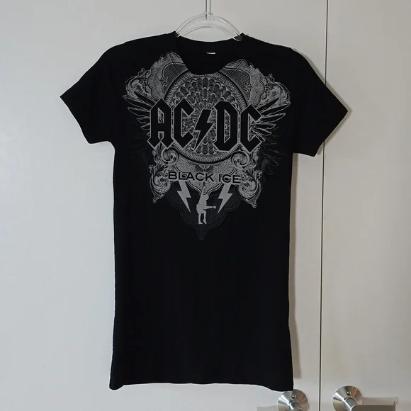 Vintage AC/DC Black Ice Tour Ladies Tee Size S/M - Picture 1 of 5